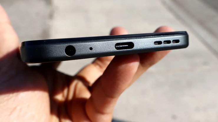 Бюджетный смартфон Moto G 2025