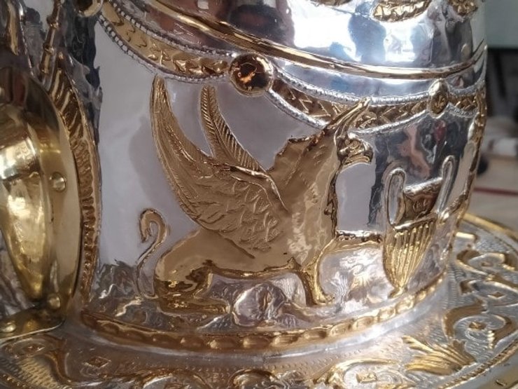 археологи, археологія, розкопки, Великобританія, залізний вік, позолота, срібло, залізо, шолом, прикраса, технологія, 3D, пластик, копія, репліка, Римська імперія, музей, артефакт, монети, виріб, технології, Британія