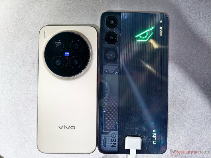 Nubia Neo 5 Max та Vivo X300 Pro: порівняння смартфонів