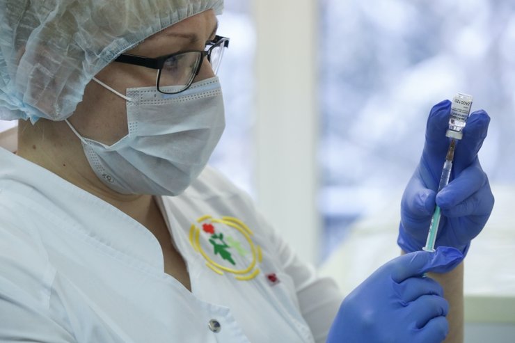 Johnson & Johnson , Pfizer, Moderna