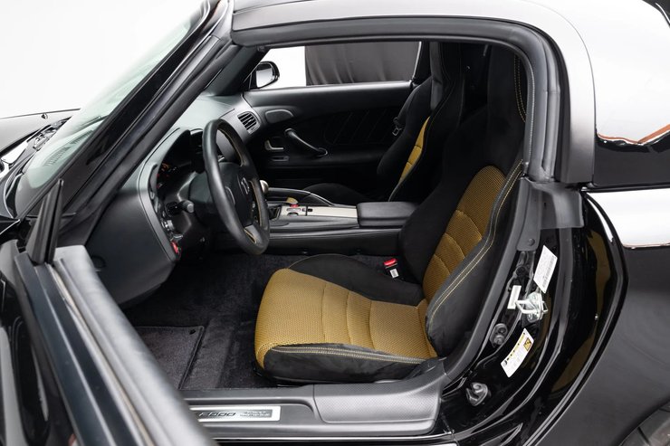 салон хонда с2000, Honda S2000, капсула времени, спорткар Honda, кабриолет Honda, кабриолет Honda