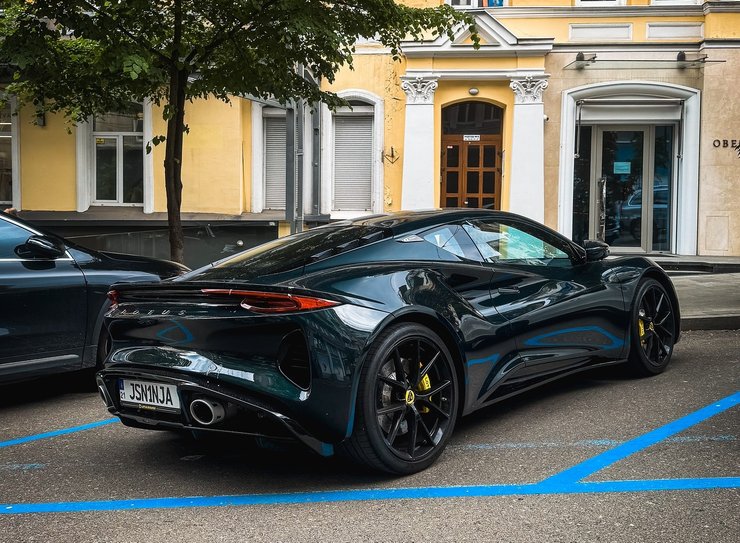 Lotus Emira 2024, новый Lotus Emira, спорткар Lotus