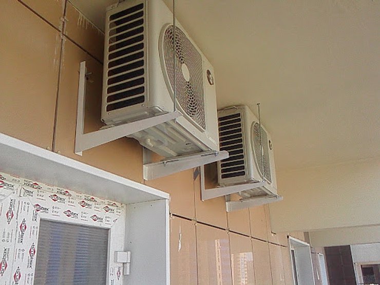 кондиціонер у квартирі, установка кондиціонера, чистка кондиціонера