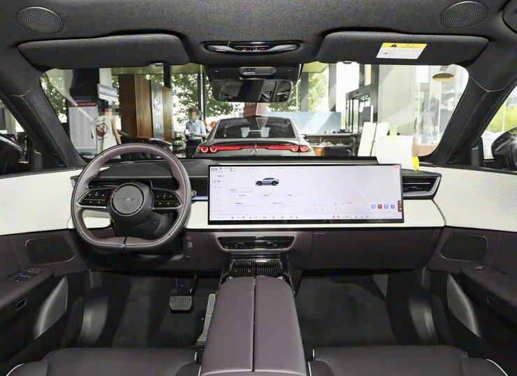 Салон Mazda EZ-60