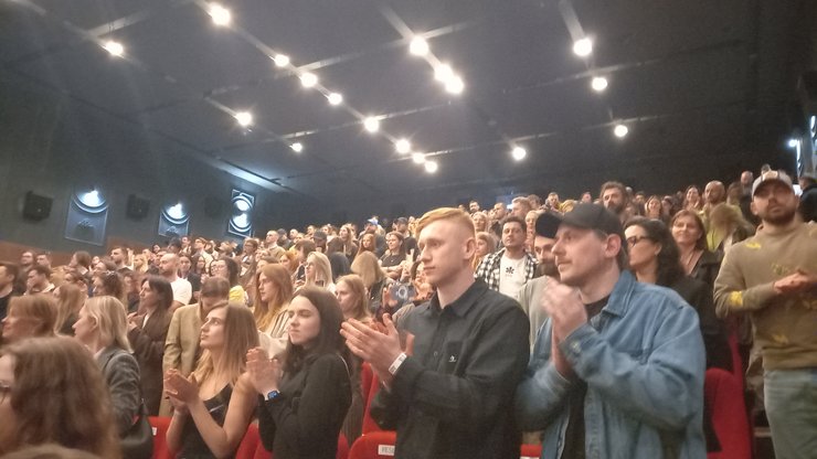 Ми наші улюбленці і війна, антон птушкін, фільм антона птушкіна, фільм про тварин, фільм про війну