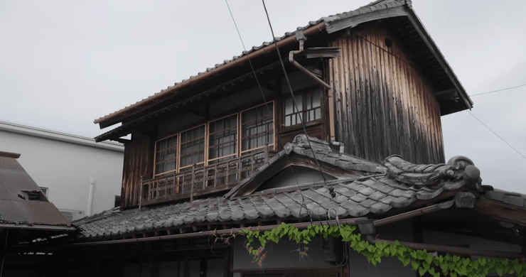 Супруги купили заброшенный дом в Японии, заброшенный дом, недорогое жилье, жилье в аренду, съемный дом, ремонт своими руками