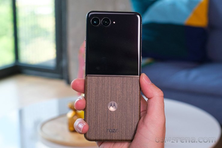 Motorola Razr 70 Ultra внешний вид телефон