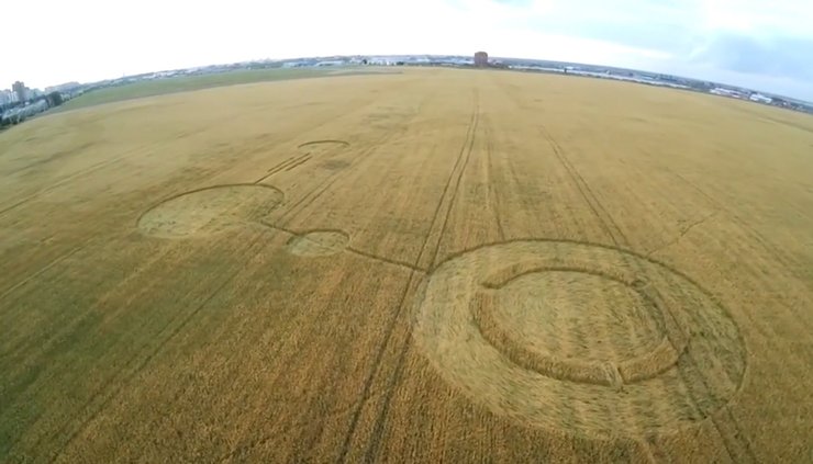 кола на полях, НЛО