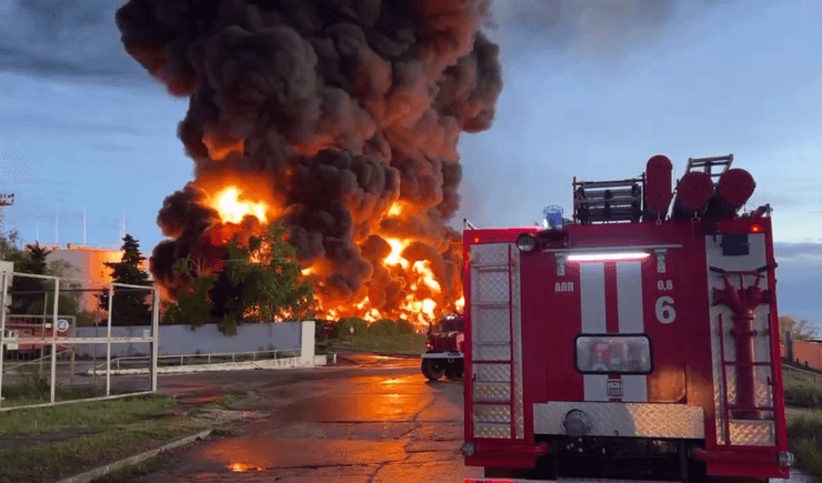 нафтобаза, ракетний удар, пво