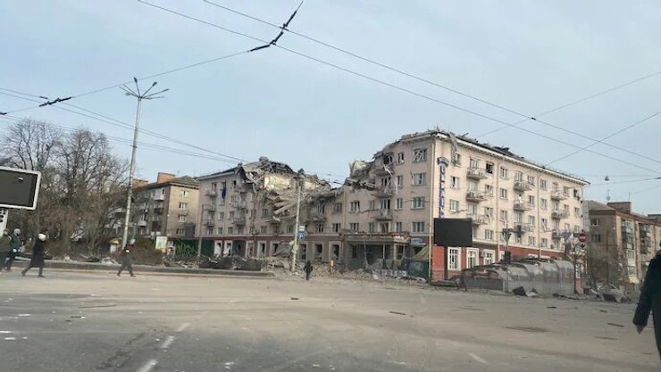 Чернигов под обстрелами, блокада чернигова, гостиница Украина Чернигов