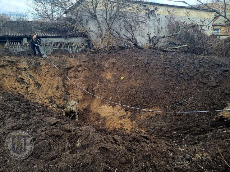 Киев, обстрел, 25 марта 2024, воронка, ракетный удар РФ