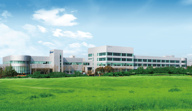 китайские фабрики, микроэлектроника, импортозамещение, рынок полупроводников, рынок электроники, сша и китай, противостояние китая и сша, высокотехнологичная электроника