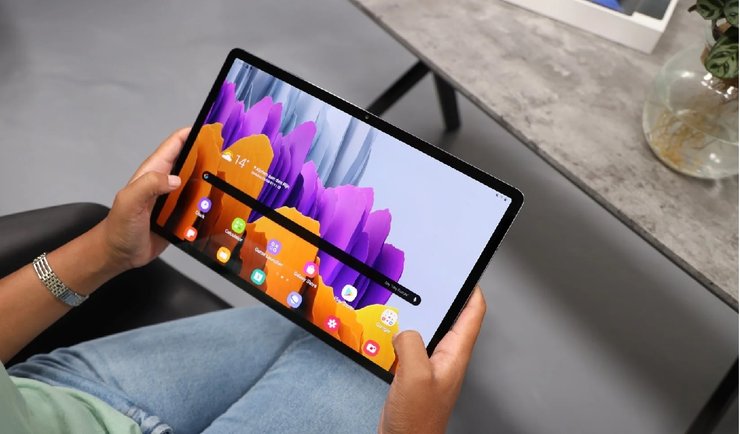 планшет, планшет у руках