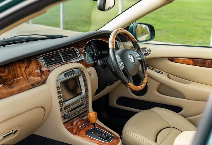 Jaguar X-Type, універсал Jaguar, авто королеви Єлизавети, авто Єлизавети ІІ, авто королеви Великобританії