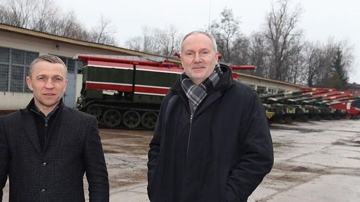 Игорь Фоменко (справа)