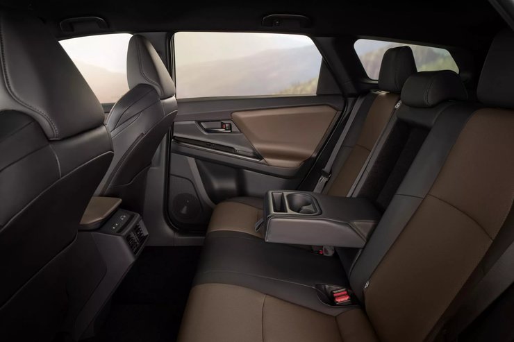 салон Toyota bZ4X Touring, Toyota bZ, электромобиль Toyota, электромобиль Toyota, кроссовер Toyota