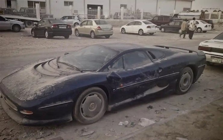 Jaguar XJ220