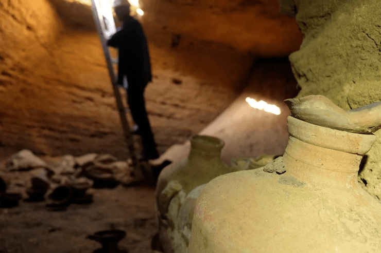 ученый, сосуд, захоронение, фото