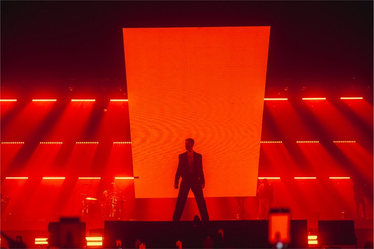 Макс Барских а образе современного святого Николая 2024