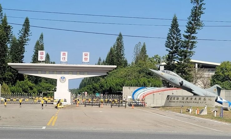 самолет Ching-Kuo, известный также, как Indigenous Defence Fighter, авиабаза тайвань