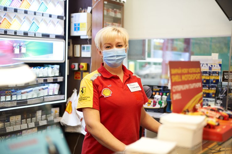 касир мережі АЗС Shell