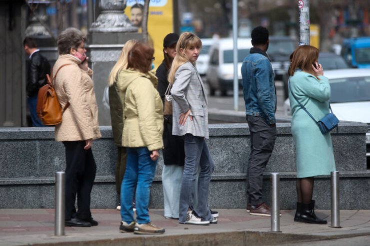 Киев, телефоны, толпа