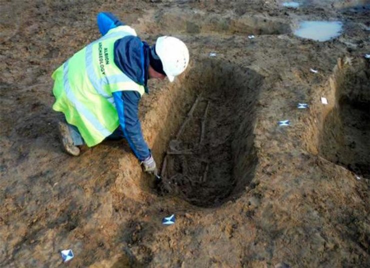 Римское распятие, Фенстантонское открытие, археологический прорыв, реконструкция лица, древнее поселение, доказательства распятия, римско-британская история, археология