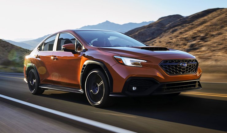 Новый Субару ВРХ на дороге, экстерьер