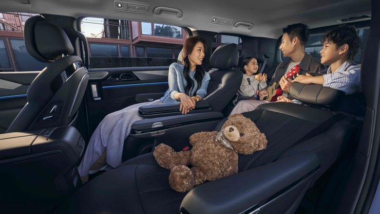 BYD Linghui M9