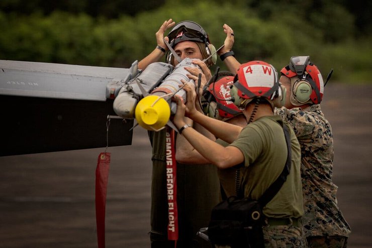 Cверхзвуковые ракеты AIM-9M Sidewinder