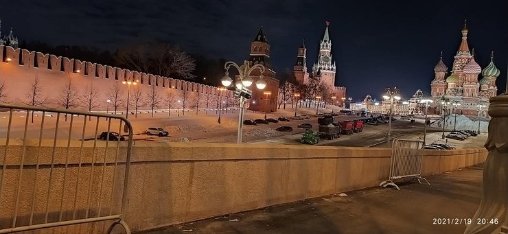 Борис Немцов, полиция, волонтеры, мемориал, Москва