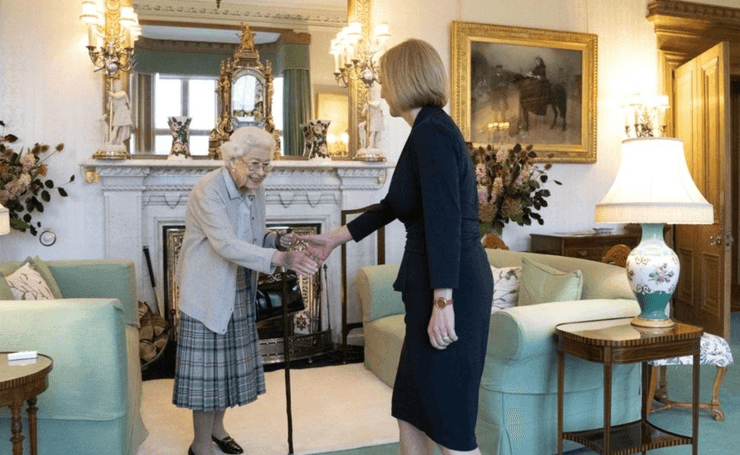 Лиз Трасс и Елизавета II
