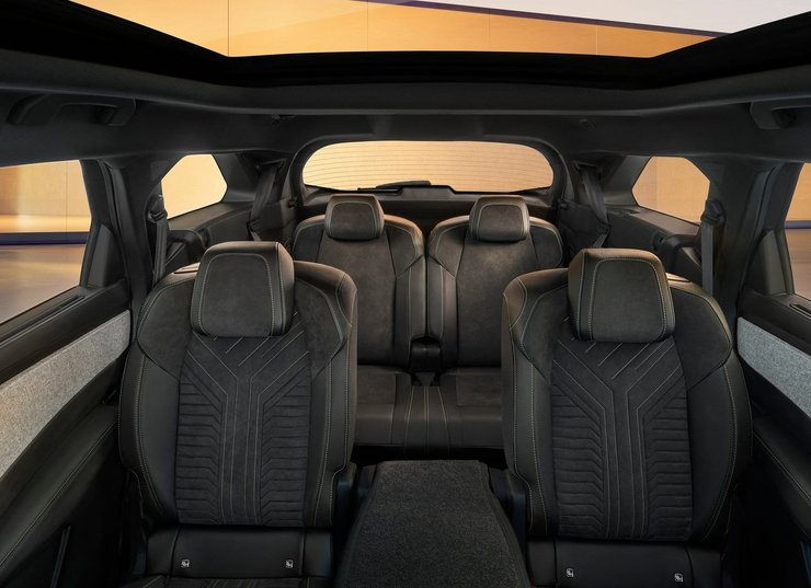 салон Peugeot e-5008, Peugeot 5008, новий Peugeot 5008, кросовер Peugeot, електромобіль Peugeot, Peugeot 5008 2024