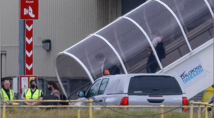 принцесса Евгения, Август, Джек Бруксбанк