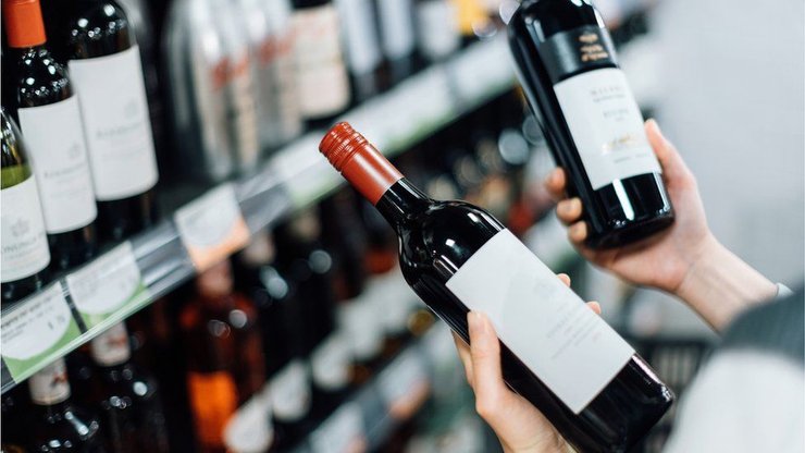 Фахівці не радять купувати вино, пляшка якого коштує нижче 100 грн