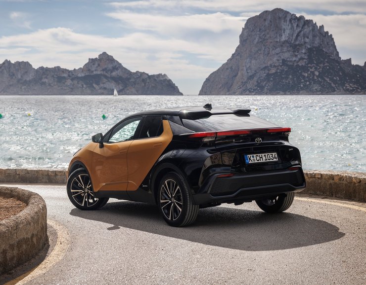 Toyota C-HR, нова Toyota C-HR, кросовер Toyota, Toyota C-HR 2024