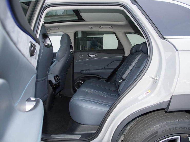 Салон BYD Sea lion 07, новый BYD Sealion 07, BYD Sealion 07 DM-i, кроссовер BYD