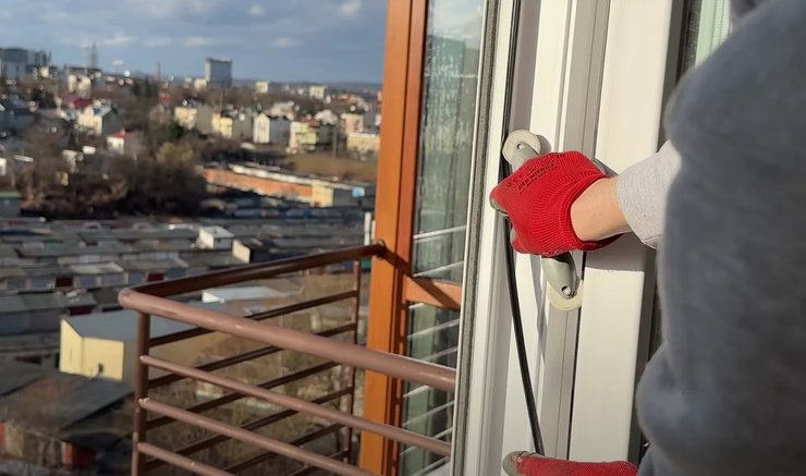 Замена уплотнителя на евроокне