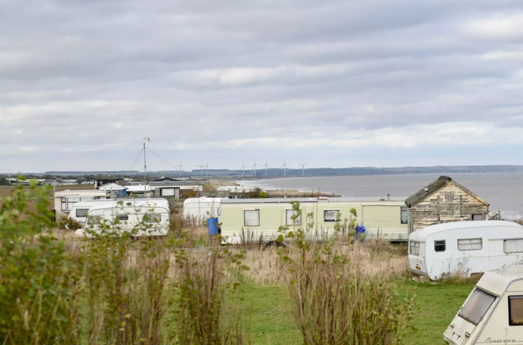 Скипси Сэндс, приморский курорт, город-призрак в Великобритании, эрозия, дома поглощает море, фото