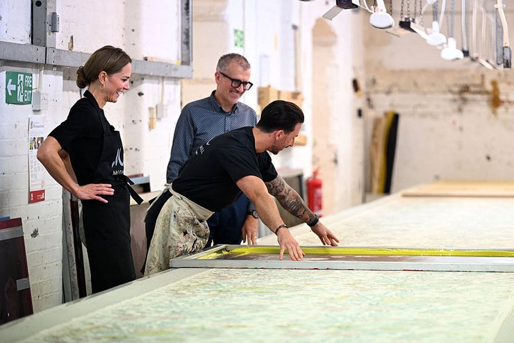 Кейт Миддлтон поработала на фабрике