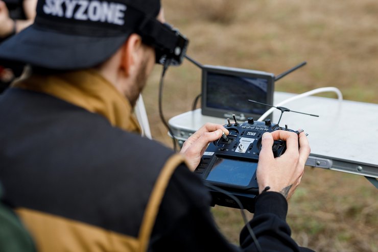 Оптоволоконний дрон, БПЛА, безпілотник, Украна, оптоволокно, фото