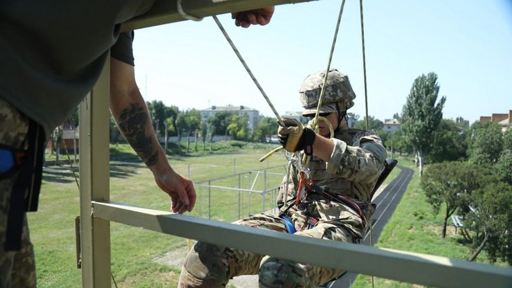 морские пехотинцы, горный рельеф, тренажер