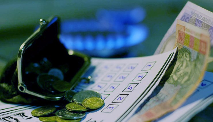 Для многих потребителей внезапный переход стал большой проблемой, так как они внезапно оказались должниками