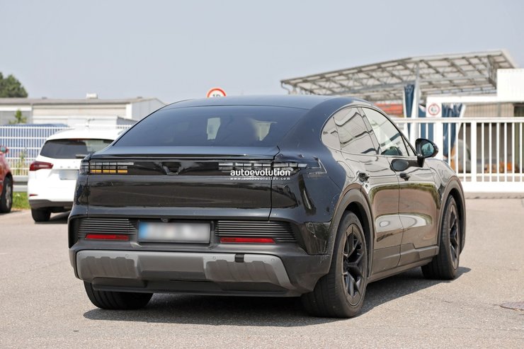 Электромобиль Porsche Cayenne