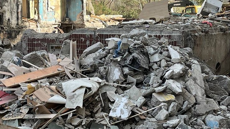 строительный мусор набережная