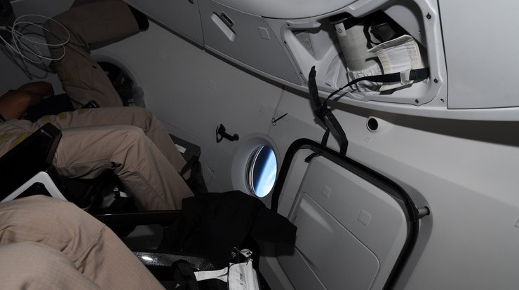 туалет, crew dragon, МКС, Томас Песке