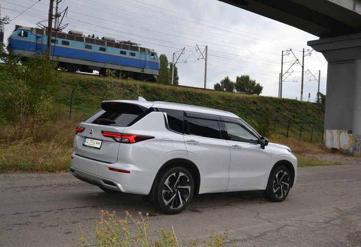 мицубиши аутлендер 2024, Mitsubishi Outlander, новый Mitsubishi Outlander, Mitsubishi Outlander 2024, кроссовер Mitsubishi