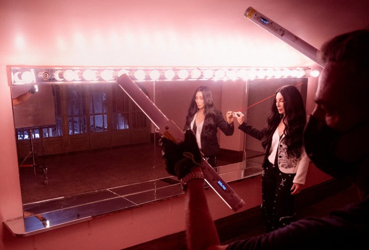 Шер, Брайан Адамс