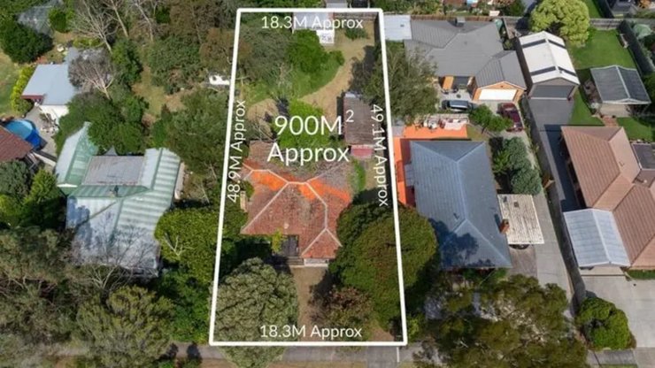 Покинутий будинок, ділянка з покинутим будинком, земельна ділянка, старий будинок, аукціон, "божевільний" аукціон, ціна будинку,