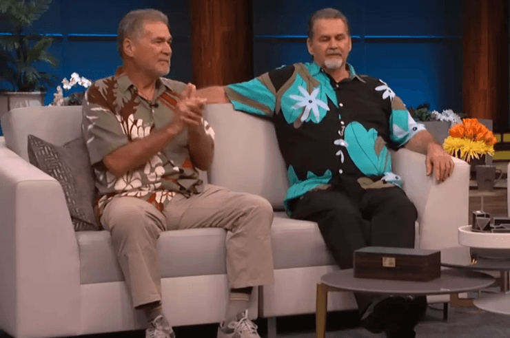 Друзья оказались родными братьями, ДНК-тест, семья, нашел брата, друзья узнали что они братья, родные браться, одна мать, биологическая мать